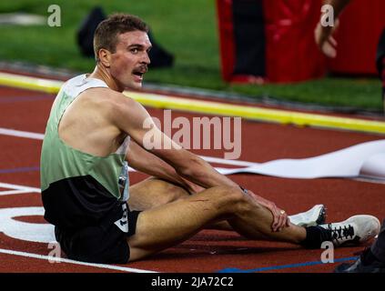 27 mai 2022 Eugene OU États-Unis : Joe Klecker remporte le 10 000 lors de la rencontre de nuit classique Nike Prefontaine à Hayward Field Eugene, OU Thurman James / CSM Banque D'Images