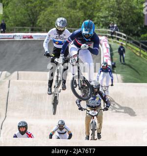 Glasgow, Royaume-Uni. 28th mai 2022. La coupe du monde BMX Racing s'est déroulée sur le circuit BMX de Glasgow, en Écosse, au Royaume-Uni, et a attiré une liste internationale de plus de 200 concurrents du monde entier. La compétition est un événement de deux jours qui présentera les meilleurs athlètes du sport. Crédit : Findlay/Alay Live News Banque D'Images