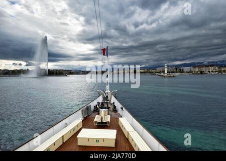 Arc d'un bateau à vapeur d'époque sur le lac Léman, Genève, Suisse Banque D'Images