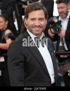 Cannes, France. 27th mai 2022. CANNES, FRANCE. 23 mai 2022 : Edgar Ramirez à la première de gala de mère et fils au Festival de Cannes 75th. Crédit photo : Paul Smith/Alamy Live News Banque D'Images