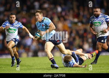 28th mai 2022 ; Leichhardt Oval, Lilyfield, Nouvelle-Galles du Sud, Australie ; Super Rugby Pacific , Nouvelle-Galles du Sud Waratahs versus Blues ; Alex Newsome de la NSW Waratahs court avec le ballon Banque D'Images