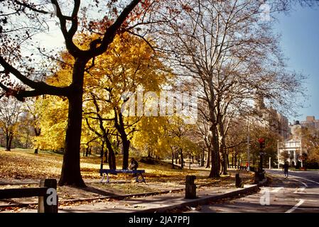 Central Park à l'automne, New York City 1990s Banque D'Images