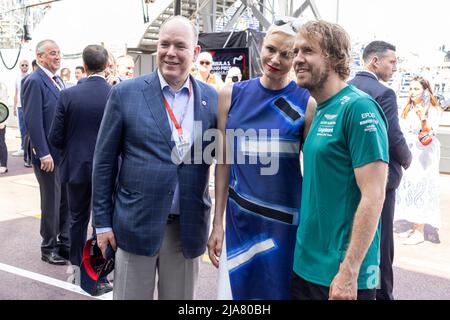 VETTEL Sebastian (ger), Aston Martin F1 Team AMR22, portrait Alberto II prince de Monaco et Charlene, Princesse de Monaco pendant le Grand Prix de Monaco de Formule 1 2022, 7th tour du Championnat du monde de Formule 1 de la FIA 2022, sur le circuit de Monaco, du 27 au 29 mai, 2022 à Monte-Carlo, Monaco - photo Xavi Bonilla / DPPI Banque D'Images