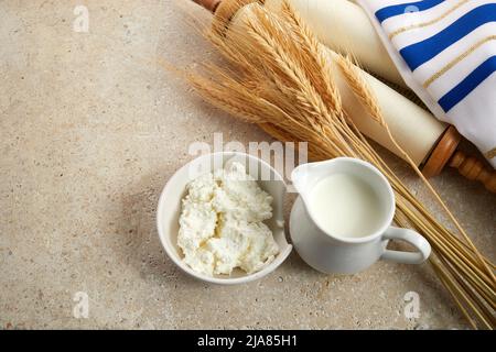 Produit laitier casher pour la fête juive Shavuot. Couvre-oreiller plat. Banque D'Images