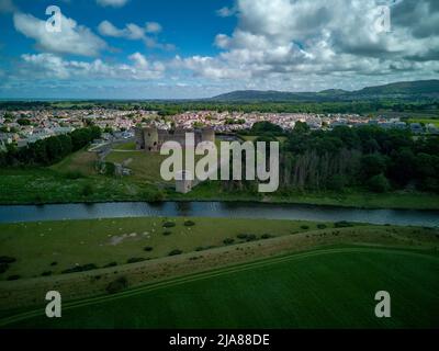 Château de Rhuddlan / Castell Rhuddlan Aerial Drone photos Banque D'Images