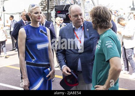 VETTEL Sebastian (ger), Aston Martin F1 Team AMR22, portrait Alberto II prince de Monaco et Charlene, Princesse de Monaco pendant le Grand Prix de Monaco de Formule 1 2022, 7th tour du Championnat du monde de Formule 1 de la FIA 2022, sur le circuit de Monaco, du 27 au 29 mai, 2022 à Monte-Carlo, Monaco - photo: Xavi Bonilla / DPPI/DPPI/LiveMedia Banque D'Images