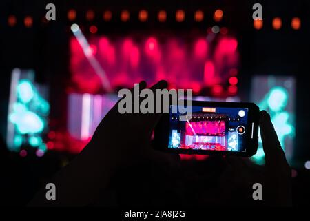 Vérone, Italie. 28th mai 2022. Le chanteur italien Elisa alias comme Elisa Toffoli lors de ses spectacles en direct dans Arena di Verona, pour Retour à l'avenir tournée 2022 dans le festival Heros 2022 crédit: Roberto Tommasini/Alamy Live News Banque D'Images