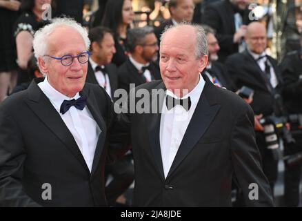 Cannes, France. 28th mai 2022. CANNES, FRANCE. 28 mai 2022 : Jean-Pierre Dardenne et Luc Dardenne au gala de clôture du Festival de Cannes 75th. Crédit photo : Paul Smith/Alamy Live News Banque D'Images