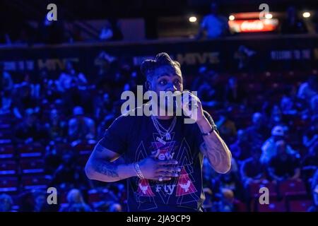 Edmonton, Canada. 27th mai 2022. Edmonton Rapper OG Jonah se produit pendant la mi-temps à l'ouvre-maison Edmonton Stingers au Edmonton Expo Centre. (Photo de Ron Palmer/SOPA Images/Sipa USA) crédit: SIPA USA/Alay Live News Banque D'Images