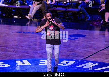 Edmonton, Canada. 27th mai 2022. Edmonton Rapper OG Jonah se produit pendant la mi-temps à l'ouvre-maison Edmonton Stingers au Edmonton Expo Centre. Crédit : SOPA Images Limited/Alamy Live News Banque D'Images