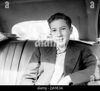 Photo du dossier datée du 16-09-1951 de Lester Piggott. Lester Piggott, dont le titre de piste classique comprenait neuf victoires à Derby, est décédé à l'âge de 86 ans, a annoncé son gendre William Haggas. Date de publication : dimanche 29 mai 2022. Banque D'Images