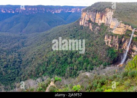 Grose Valley Blackheath Blue Mountains et les cascades de Govetts, également connu Bridal Veil Falls, Nouvelle-Galles du Sud, l'escarpement de grès d'Australie Banque D'Images