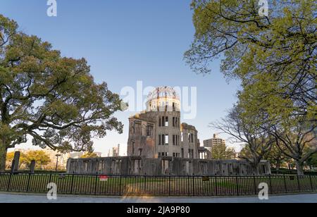 Dôme de la bombe atomique à l'aube, Hiroshima City, Honshu occidental, Japon Banque D'Images