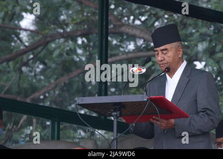 Katmandou, Népal. 29th mai 2022. Le 29 mai 2022 à Katmandou, Népal. Le Premier ministre Sher Bahadur Deuba s'adresse lors d'un événement lors de la célébration du 15thRepublic jour au Pavillon de l'armée. (Photo de Abhishek Maharajan/Sipa USA) crédit: SIPA USA/Alay Live News Banque D'Images