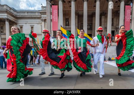 Des artistes colombiens protestent à Londres. Banque D'Images