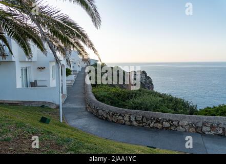 falaises et maisons sur la côte de majorque près de porto christo Banque D'Images