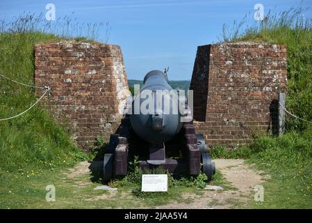 Canon du 19th siècle à fort Nelson, vue sur la campagne du Hampshire. C'est un musée royal des armureries à Portsmouth, en Angleterre. Banque D'Images