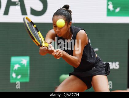 Paris, France. 29th mai 2022. Roland Garros Paris French Open 2022 jour 8 28052022 Leylah Fernandez (CAN) remporte le quatrième tour de match Credit: Roger Parker/Alay Live News Banque D'Images