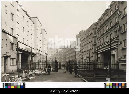 20., Stromstraße 36-38 / Winarskystraße 15-21 / Pasettistraße 37-45 / Vorgartenstraße 44-Winarsskyhof-vue sur la cour. Martin Gerlach jun. (1879-1944), photographe, Peter Behrens (1868-1940), architecte, Josef Frank (1885-1967), Architecte, Josef Hoffmann (1870-1956), architecte, Oskar Strnad (1879-1935), architecte, Oskar Wlach (1881-1963), architecte Banque D'Images