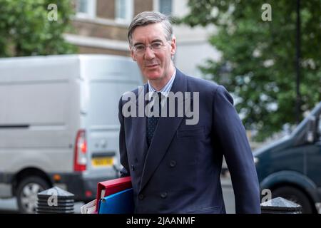 Le député Jacob Rees-Mogg, ministre d'État (ministre des possibilités de Brexit et de l'efficacité gouvernementale), arrive au Cabinet devant l'hebdomadaire CAB Banque D'Images