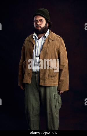 DAN FOGLER dans L'OFFRE (2022), réalisé par DEXTER FLETCHER, ADAM ARKIN et COLIN BUCKSEY. Credit: PARAMOUNT TELEVISION / Album Banque D'Images