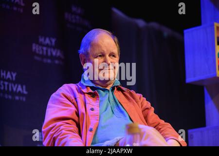 Hay-on-Wye, pays de Galles, Royaume-Uni. 29th mai 2022. Michael Morpurgo et Lemn Sissay parlent à Polly Russell au Hay Festival 2022, pays de Galles. Crédit : Sam Hardwick/Alamy. Banque D'Images