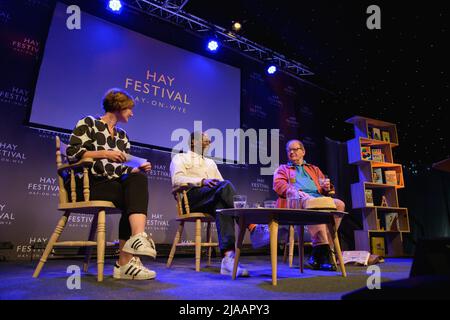 Hay-on-Wye, pays de Galles, Royaume-Uni. 29th mai 2022. Michael Morpurgo et Lemn Sissay parlent à Polly Russell au Hay Festival 2022, pays de Galles. Crédit : Sam Hardwick/Alamy. Banque D'Images