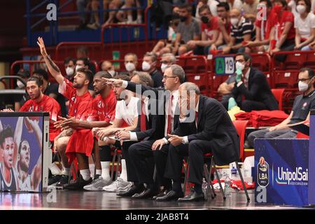 Milan, Italie. 28th mai 2022. Italie, Milan, mai 28 2022: A|X Armani Exchange Milan banc dans le 1st trimestre pendant le match de basket-ball A|X Armani Exchange Milan vs Dinamo Sassari, SF Playoff game1 LBA 2021-2022 au Forum Mediolanum (photo de Fabrizio Andrea Bertani/Pacific Press) Credit: Pacific Press Media production Corp./Alay Live News Banque D'Images