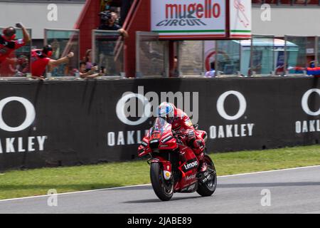 Mugello, Italie. 29th mai 2022; circuit de Mugello, Scarperia e San Piero, Toscane, Italie: MotoGP d'Italie, jour de la course; Franco Morbidelli de Monster Energy Yamaha MotoGP passé les fosses crédit: Action plus Sports Images/Alamy Live News Banque D'Images