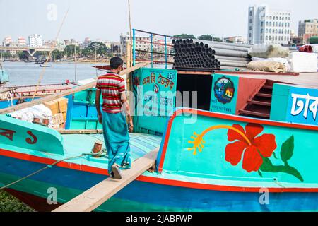 Dhaka, Bangladesh. 22nd mai 2022. Style de vie quotidien de Panghat, Burigongga Riverbank. (Credit image: © Md. Noor Hossain/Pacific Press via ZUMA Press Wire) Banque D'Images