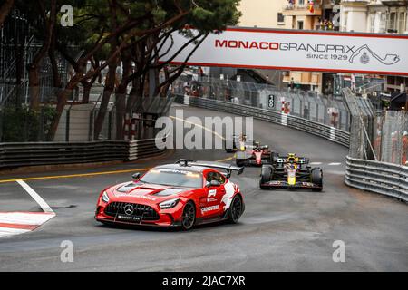 Monaco. 29th mai 2022. Safety car 11 PEREZ Sergio (mex), Red Bull Racing RB18, action pendant le Grand Prix de Monaco de Formule 1 2022, 7th tour du Championnat du monde de Formule 1 de la FIA 2022, sur le circuit de Monaco, du 27 au 29 mai 2022 à Monte-Carlo, Monaco - photo Xavi Bonilla / DPPI Banque D'Images