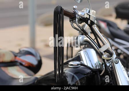 motos rétro garées sur le parking de motos. Meetingof Bikers avant un voyage de rejoindre la rue de la ville. Banque D'Images