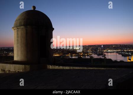 Murailles de la ville au coucher du soleil, la Valette, Malte Banque D'Images