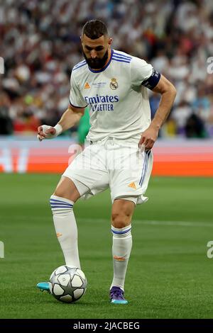 28th mai 2022 ; Stade de France, Saint-Denis, Paris, France. Finale de football de la Ligue des champions entre le FC Liverpool et le Real Madrid ; Karim Benzema du Real Madrid Banque D'Images