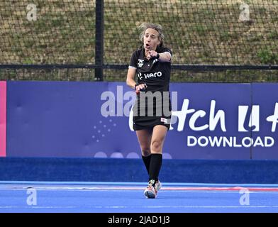 Stratford, Royaume-Uni. 29th mai 2022. Angleterre V Espagne Womens FIH Pro League. Centre de hockey Lee Valley. Stratford. L'arbitre se crie et se place au niveau des points lors du match de hockey de la Ligue professionnelle de football Angleterre V Espagne Womens FIH. Credit: Sport en images/Alamy Live News Banque D'Images