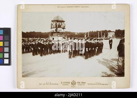 Prix et revue de l'association 'Wiener Knabenhorte' à la trotrenplatz le 29 juin 1907. Verlag ou k. U. k. Librairie universitaire R. Lechner (Wilh. Müller), photographe, éditeur Banque D'Images