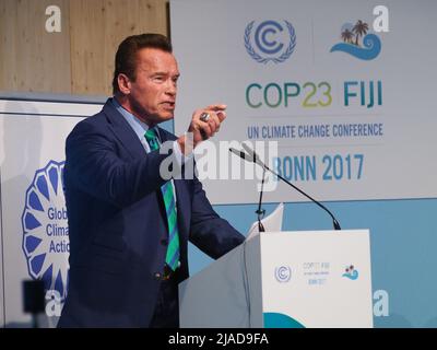 Arnold Schwarzenegger, prononce un discours dans les actions sanitaires pour la mise en œuvre de l'Accord de Paris à la Convention-cadre des Nations Unies sur les changements climatiques - CCNUCC - COP23 Banque D'Images