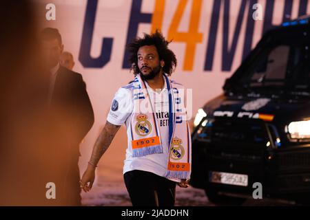 Madrid, Espagne. 29th mai 2022. Marcelo Vieira arrive à la fête traditionnelle de Cibeles, où des milliers de fans célèbrent la victoire de la Ligue des champions de l'UEFA en 14th dans l'histoire du Real Madrid après avoir battu Liverpool 1-0 dans la finale de Paris. Crédit : SOPA Images Limited/Alamy Live News Banque D'Images