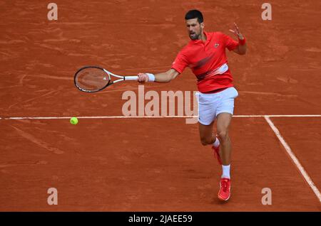 Paris, France. 29th mai 2022. Novak Djokovic joue son quatrième tour lors de l'Open de tennis français à l'arène Roland Garros le 29 mai 2022 à Paris, France. Photo de Christian Liewig/ABACAPRESS.COM crédit: Abaca Press/Alay Live News Banque D'Images