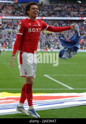 Londres, Royaume-Uni. 29th mai 2022. Brennan Johnson, de Nottingham Forest, célèbre après avoir remporté le match de championnat Sky Bet au stade Wembley, Londres. Le crédit photo devrait se lire: Paul Terry/Sportimage crédit: Sportimage/Alay Live News Banque D'Images