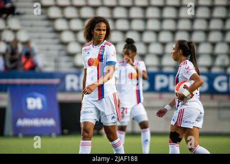 Wendie Renard de l'Olympique Lyonnais et Selma Bacha de l'Olympique Lyonnais lors du championnat féminin de France, D1 Arkema football match entre Paris Saint-Germain et Olympique Lyonnais (Lyon) le 29 mai 2022 au stade Jean Bouin à Paris, France - photo: Melanie Laurent/DPPI/LiveMedia Banque D'Images