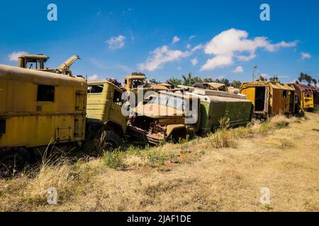 Des chars d'armée abandonnés sur le cimetière de Tanks à Asmara, en Érythrée Banque D'Images