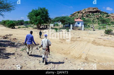 Les habitants de la région vivent dans la vallée près de Laas Geel Rocks Banque D'Images