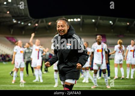 Selma Bacha de l'Olympique Lyonnais célèbre la victoire avec ses coéquipiers après le championnat féminin de France, D1 Arkema football match entre Paris Saint-Germain et Olympique Lyonnais (Lyon) le 29 mai 2022 au stade Jean Bouin à Paris, France - photo: Antoine Massinon/DPPI/LiveMedia Banque D'Images