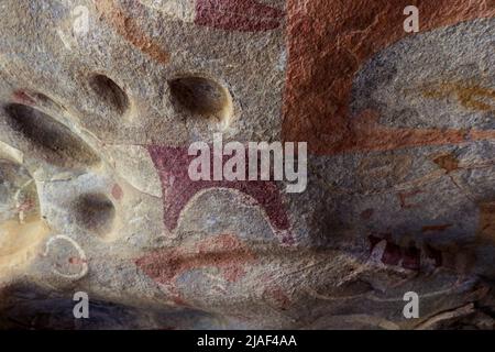 Vue intérieure incroyable photos des formations de grottes de Laas Geel - les plus anciennes peintures de grottes connues dans la Corne de l'Afrique Banque D'Images