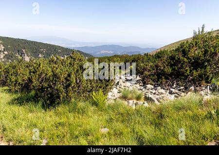 Paysage incroyable de la montagne de Rila près du lac effrayant, Bulgarie Banque D'Images