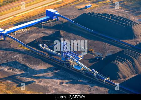 Centrale électrique au charbon de uniper Wilhelmshaven, suppression, 04/18/2022, vue aérienne, Allemagne, Basse-Saxe Banque D'Images