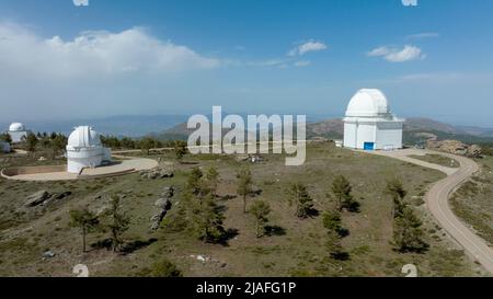 Installations de l'observatoire de Calar Alto dans la province d'Almeria, Espagne. Banque D'Images