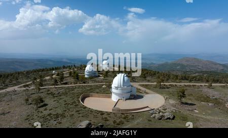 Installations de l'observatoire de Calar Alto dans la province d'Almeria, Espagne. Banque D'Images