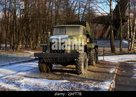 Ryazan, Russie - 22 novembre 2021 : système russe de lance-roquettes multiple basé sur le camion de l'armée Banque D'Images